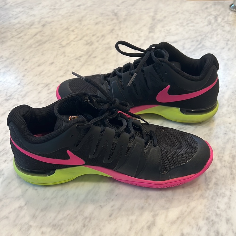 Women’s Nike Vapor Zoom 9.5 Tour - size 7.5